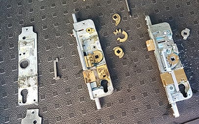 Example of a broken lock being repaired